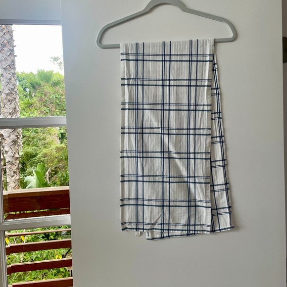Windowpane Plaid‎ Table Runner in Blue and White, 49" X 12" - Picture 1 of 3